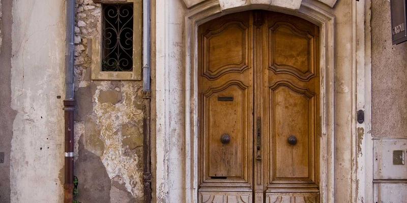 从化学品到生命守护者：精细化工在医药中间体中的核心价值与创新突破