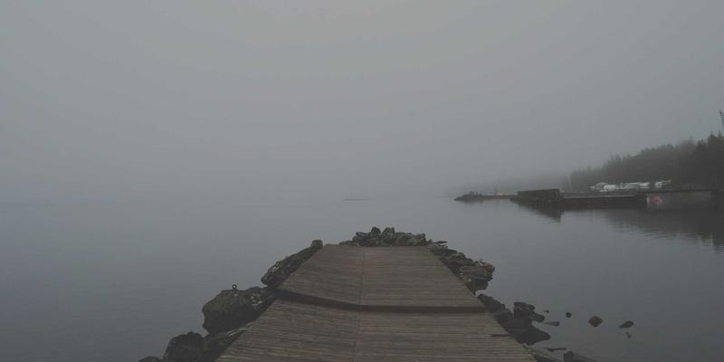 芯片制造的“隐形血液”:揭秘半导体产业链中的电子特气与湿化学品